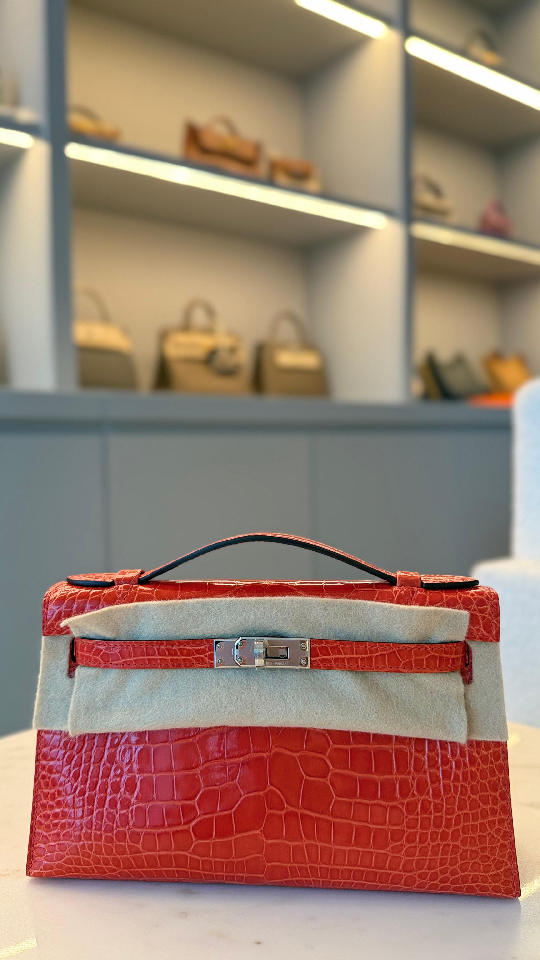Hermès Kelly Pochette Orange Poppy Shiny Alligator